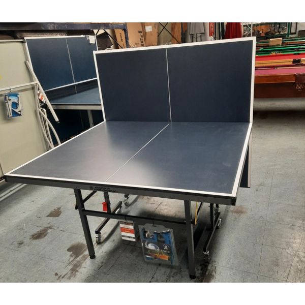 Ace 1 Table Ping-Pong table with 15mm  tick bleu smaller playing surface of 92