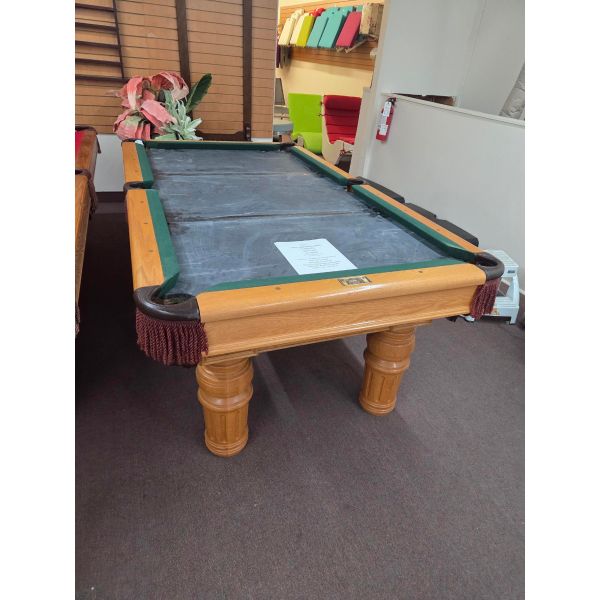 Canada Billiards 7 foot used pool table with 1 inch slate, leather pockets and choice of cloth colour Code: TABLELIQ131
Made of solid hardwood and engineered woods, leather pockets with fringe. Includes a one year warranty and your choice of over 24 Tefl