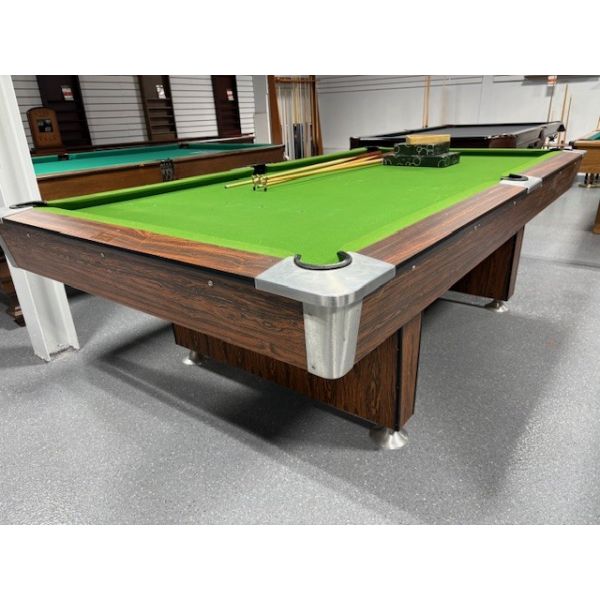 National Concord used oversized 8 foot pool table with 1 inch slate and Rosewood finish Code: TABLE556NAT8osP
Made with engineered woods, durable Rosewood finish Melamine simulated wood surface, natural quarried 1 inch slate, inset pockets and Championsh