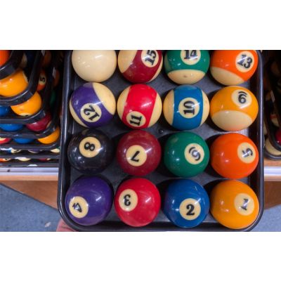 Used Profesionnal billiard ball set for pool table