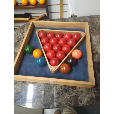 Vintage Retro Antique Snooker ball set